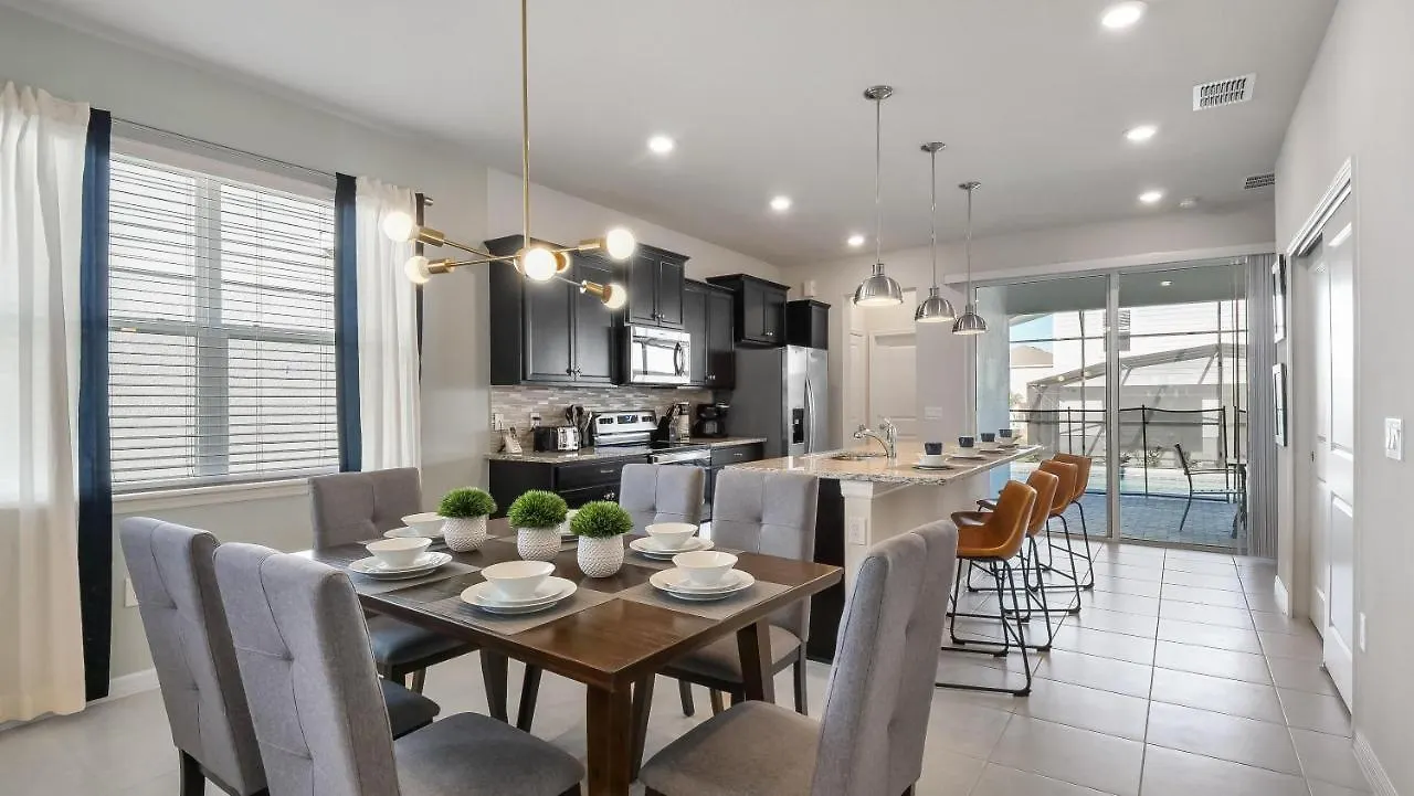 Вилла Luxury Five Bed In Windsor Island Bsv2331 Давенпорт