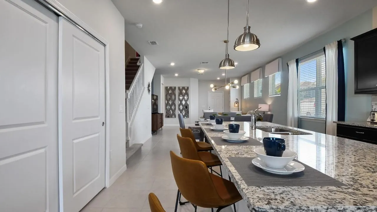 Luxury Five Bed In Windsor Island Bsv2331 Villa Davenport Holiday home