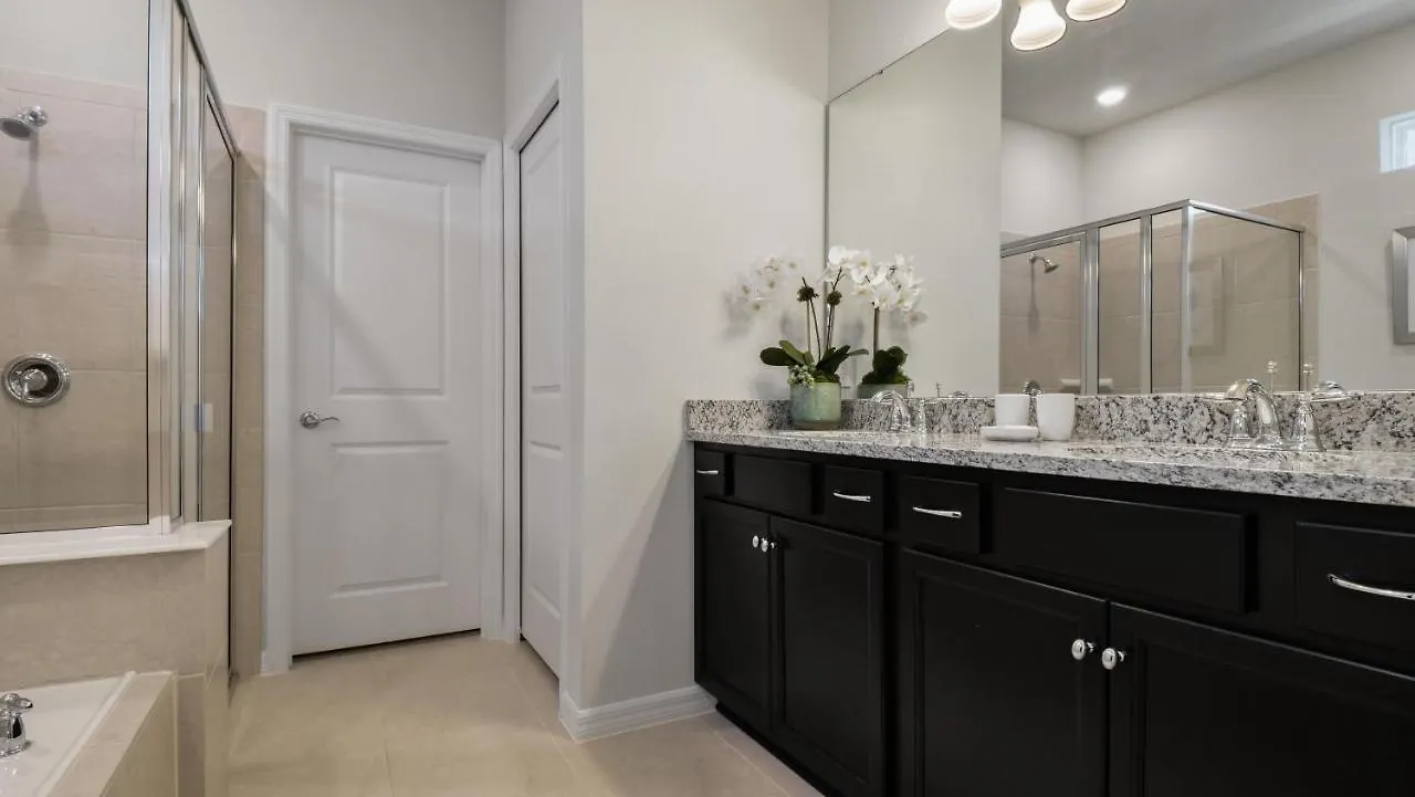 Luxury Five Bed In Windsor Island Bsv2331 Villa Davenport